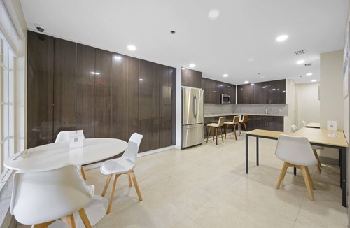 Aventura Condo | newly renovated the yacht club at aventura free parking