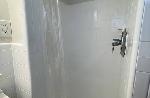 The Cove Resort | Newly Renovated Studio Near Beach