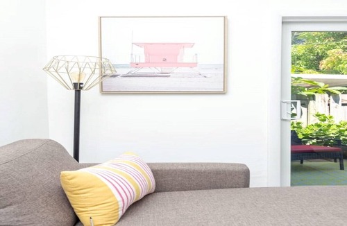 Middle River Terrace Apartment | Newly Renovated 1 bedroom with large garden