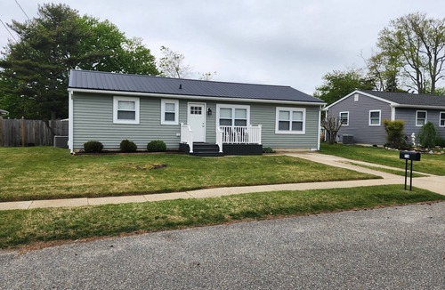 North Cape May House | Newly Renovated 2 bedroom, Swimming Pool, Hottub, Dog Friendly