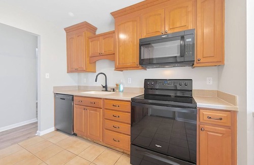 Norfolk - Virginia Beach House | Newly Renovated VB Retreat | Comfort & Space Home