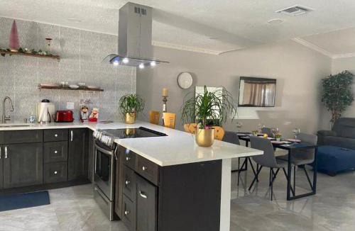 Survey Creek Villa | Newly Renovated Villa with Hot Tub
