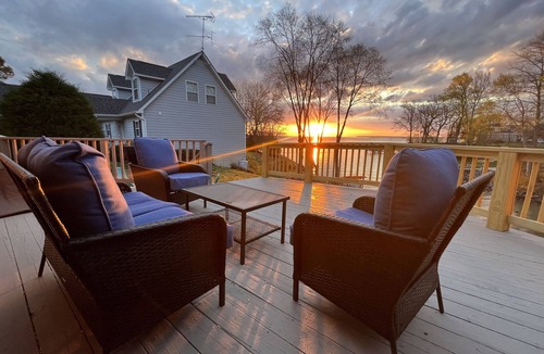 Montross House | Newly updated waterfront home in Montross!