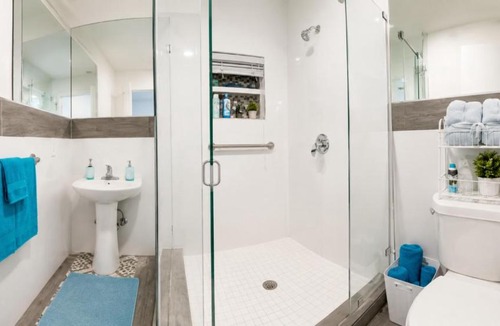 Midtown House | Nice 2 Twin bedroom - Best central location in Miami - Luggage storage, parking and Laundry for free!