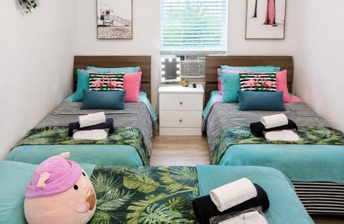 Midtown House | Nice 2 Twin bedroom - Best central location in Miami - Luggage storage, parking and Laundry for free!