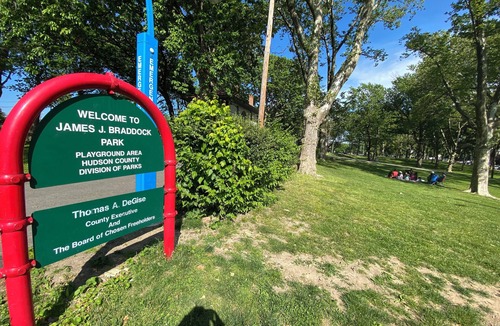 North Bergen Apartment | Nice two bedroom apt at 25 minutes to New York excellent bus transportation