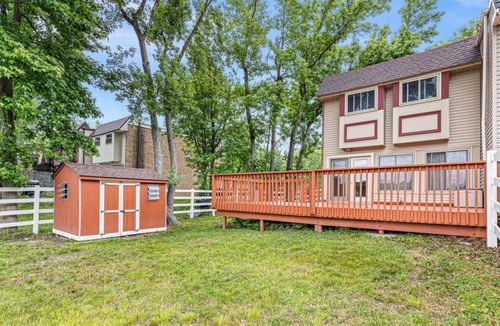 Newark House | Nicely renovated end-unit townhome centrally located within the UD campus area.