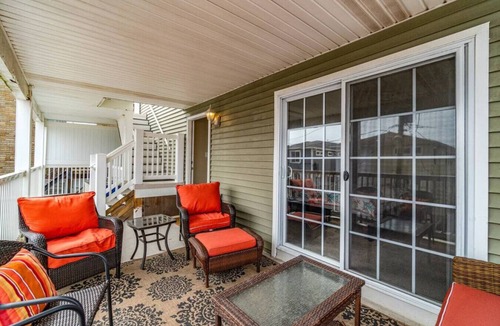 North End Condo | No Taxes, elevator, king bed, beach tags and parking