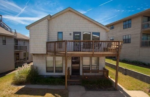 Northwest House | No Worries Family Home features BBQ, Across from the Beach Access by RedAwning