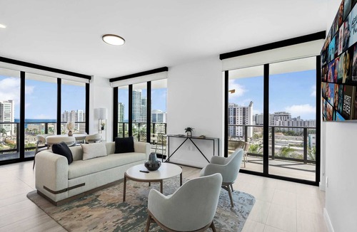 North Beach Condo | North Beach 2BR: Pool, 30min Miami Stadium