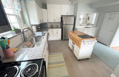 Northeast Virginia Beach Cottage | North End Coastal Beach Cottage
