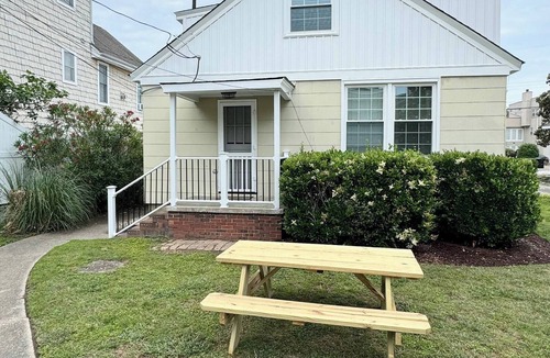 Northeast Virginia Beach Cottage | North End Coastal Beach Cottage