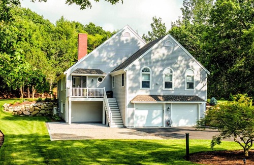 North Falmouth House | North Falmouth Getaway Near Old Silver Beach