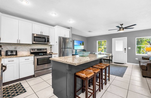 North Miami Beach House | North Miami Beach Villa w/HEATED Pool & Grill. FIFA READY! 15 Mins to HardRock!