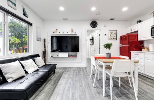 North Miami Beach Apartment | North Miami Beach Retreat