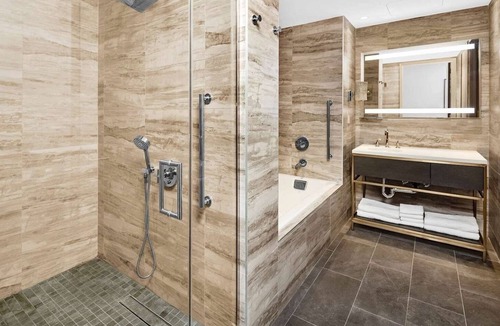 Midtown East Resort | NYC | 5th Ave Premier Studio | Walk to Central Park