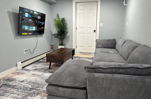 West New York Apartment | NYC Skyline Views | Sleeps 8 | 20 Min to City