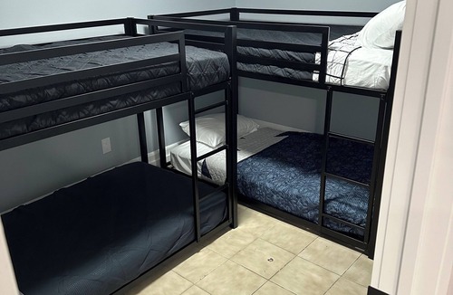 West New York Apartment | NYC Skyline Views | Sleeps 8 | 20 Min to City