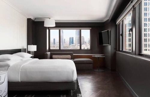 Financial District Hotel | NYC Urban Retreat