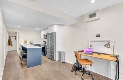 Weehawken Apartment | NYC VIEWS mins to downtown, parks, shop & Parking!