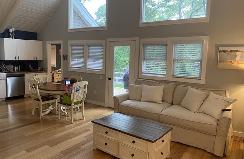 Lagoon Heights House | Oak Bluffs Summer Getaway Cape & Pet friendly!