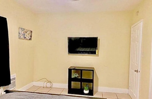 Highland Garden Apartment | Oasis at Hollywood II - Sleep 4 - Unit 2