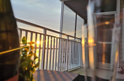 Crisfield Condo | Oasis On the Bay-Luxury 3-bedroom condo