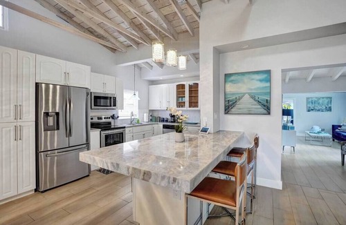 Lake Ridge House | Oasis Retreat! - 4BR/3BA Private Pool Home!
