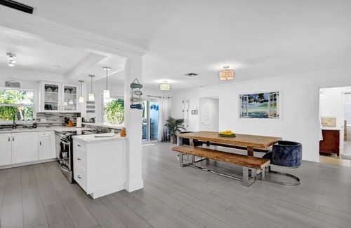 East Fort Lauderdale House | Oasis Villa By The Beach - with Heated Pool