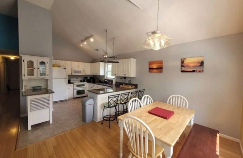 Colington House | OBX~Beach~Sunsets~Bike Path~Mini Golf~Seafood~Shops~All within 1/2 mile away