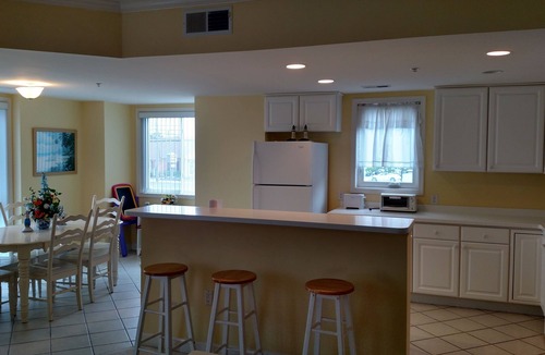 North Ocean City Condo | Ocean Block-Crib, stroller, high chair included, great for extended families!