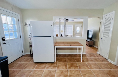 Little Salisbury House | Ocean City Cottage with Hot Tub