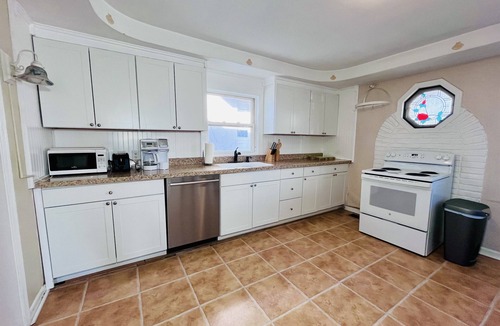 Little Salisbury House | Ocean City Cottage with Hot Tub