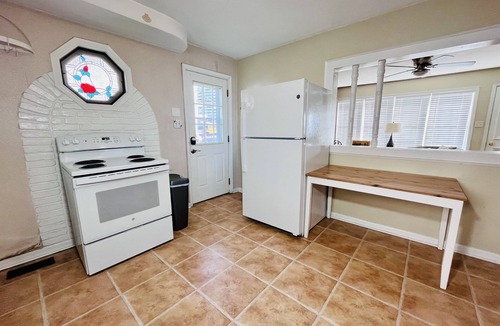 Little Salisbury House | Ocean City Cottage with Hot Tub