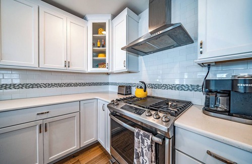 North End Condo | Ocean City Luxury 5BR/4.5BA Condo-Top-Floor w/Elevator, 1.5 Blocks to Beach
