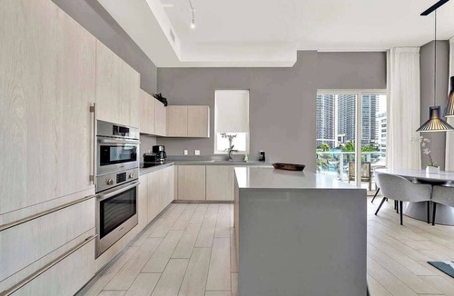 Hollywood South Central Beach Apartment | Ocean Escape with Resort-Style Amenities