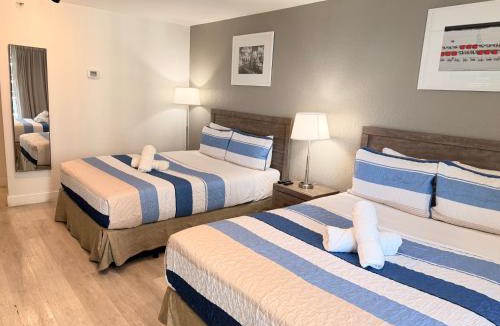 Sunny Isles Beach Apartment | Ocean front Condo with balcony on the beach