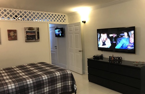 Galt Mile Resort | Ocean Manor Beach Resort City View Studio 2 Queen Beds -Private Area- No Balcony