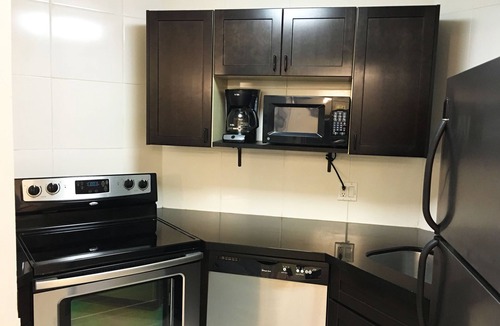 Galt Mile Resort | Ocean Manor Beach Resort – 2 Condos Combo Sleeps 8 Pool, Spa & Beach