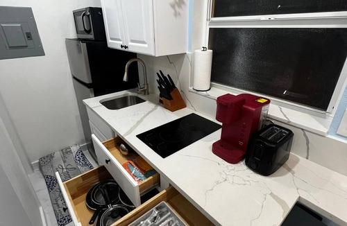 Lake Ridge Apartment | Ocean Oasis Studio 5 minutes to beach