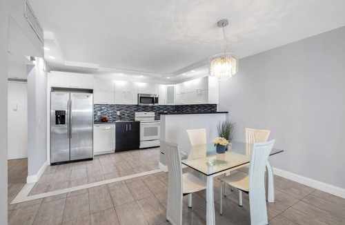 Sunny Isles Beach Condo | Ocean View, 1BD+1.5BA, Steps To Beach. Heated Pool. Ocean reserve