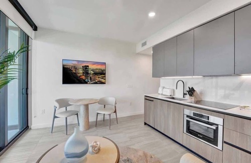 North Beach Condo | Ocean View 1BR with Balcony, Pool & Gym Near Beach