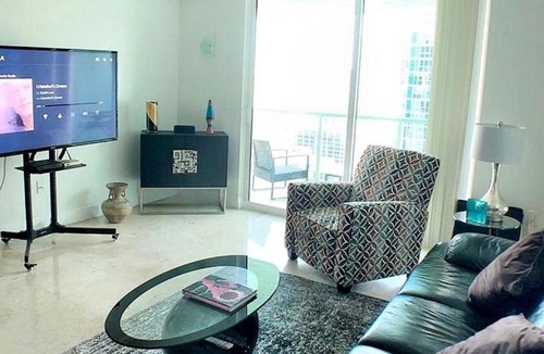 Hollywood Apartment | Ocean View Balcony Condo with Rooftop Pool