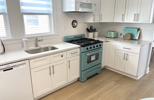 North Wildwood House | OCEAN VIEW HOUSE A BLOCK FROM THE BEACH AND BOARDS! WHOLE HOUSE RENTAL!