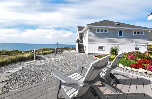 Truro House | Ocean Views Steps to Private Beach A C