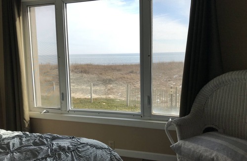 Midtown Ocean City Condo | Oceanfront 3 BR Condo - Wraparound Deck - Salty Sands I