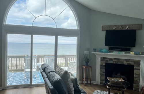 Emerald Isle House | Oceanfront 5BR 3BA Home -Great Island Location! Book Now!
