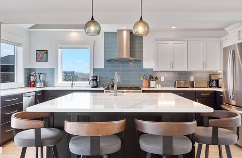 Avon House | Oceanfront*8 Bedrms*Elevator*2 Hot Tubs*Community Pool/Tennis*Porch Swing