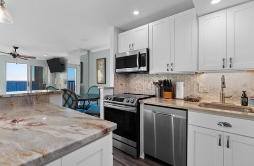 Northeast Virginia Beach Condo | Oceanfront Beach Condo, Pool, Gym, Fishing Surfing