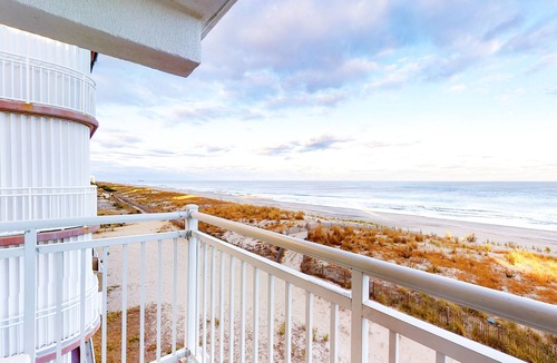 Midtown Ocean City Condo | Oceanfront Condo with Private Balcony, Beach Access, WiFi & Washer/Dryer